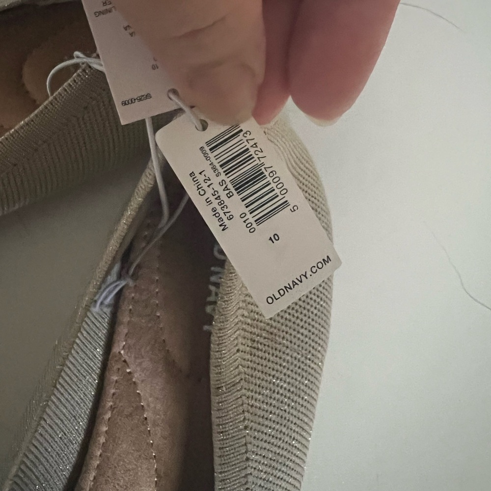 NWT! Old Navy Women's Textured Ballet Flats. Gray/Silver. Size 10 - Picture 4 of 5